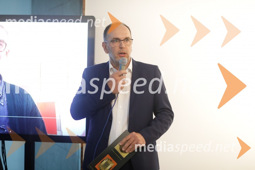  Gabrijel Škof, predsednik uprave Adriatica Slovenice (AS)Irwin: Iz kolekcije Matjaža Gantarja in Adriatica Slovenice, otvoritev razstave v Galeriji AS