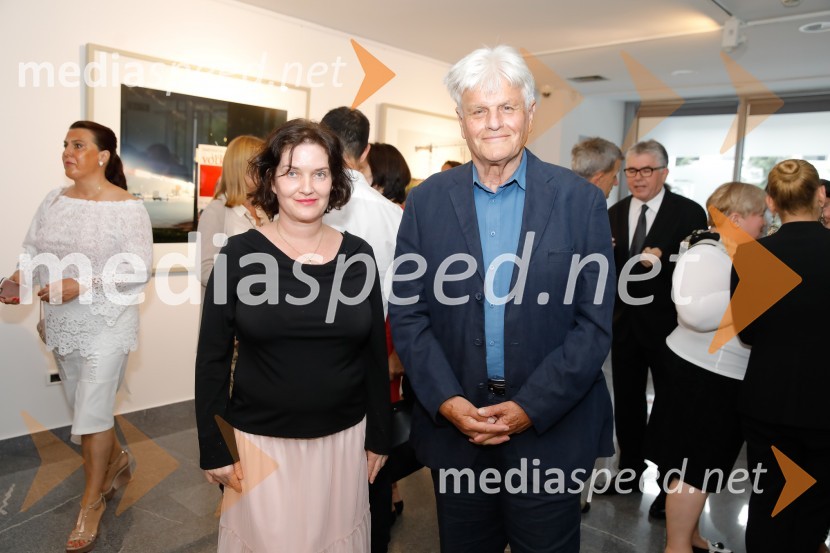  Petra  Bizilj Silva, kustosinja v AS Galeriji; dr. Aleksander Bassin, slovenski likovni kritikIrwin: Iz kolekcije Matjaža Gantarja in Adriatica Slovenice, otvoritev razstave v Galeriji AS