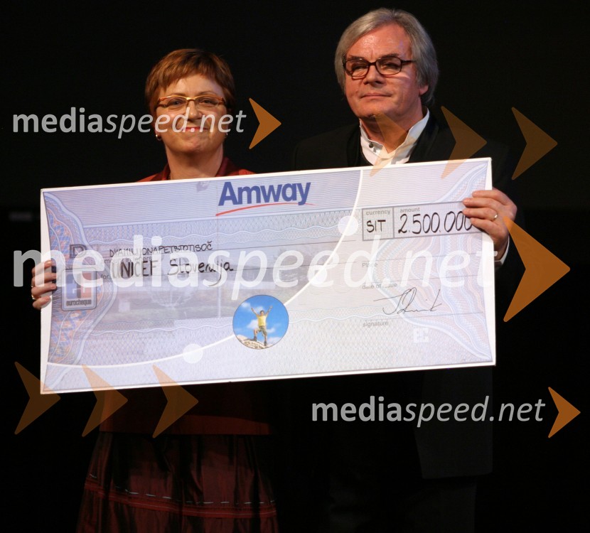 ... in Lado Leskovar, pevec in ambasador UNICEF-a10.obletnica Amway Slovenija