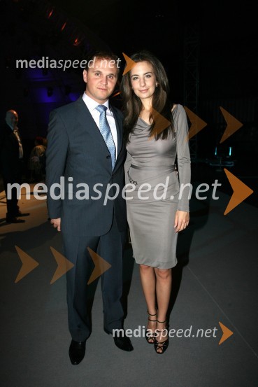 Matej Raščan, direktor in lastnik podjetja Rašica Point d.o.o. in podjetja Delo revije, d.d., ter njegova zaročenka Marija Pandrc, izvršna direktorica RašiceMiss Universe Slovenije 2008