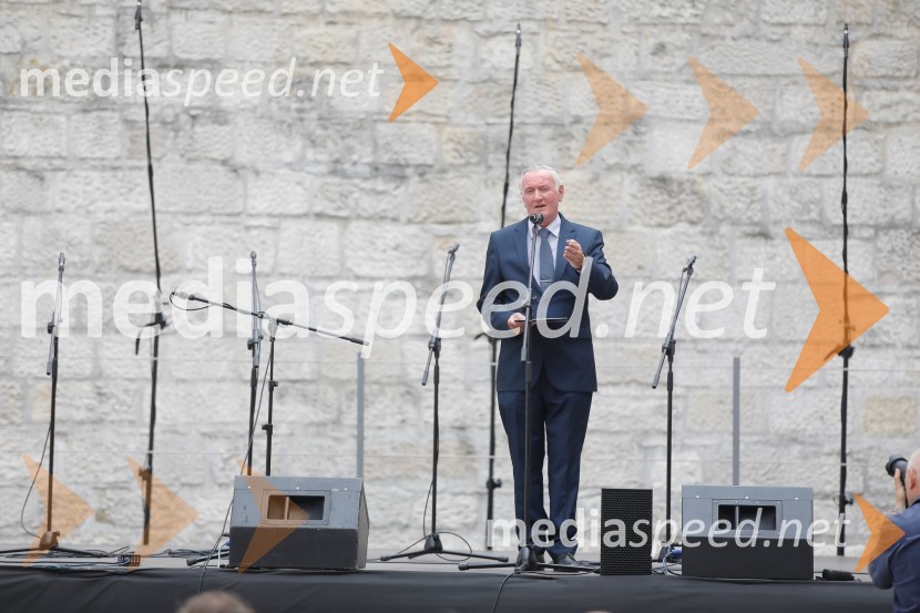  Gorazd Žmavc, minister brez listnice na uradu za Slovence v zamejstvu in po svetuDobrodošli doma 2018