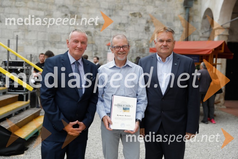  Gorazd Žmavc, minister brez listnice na uradu za Slovence v zamejstvu in po svetu;  Roman Benet, alpinist;  ... Dobrodošli doma 2018