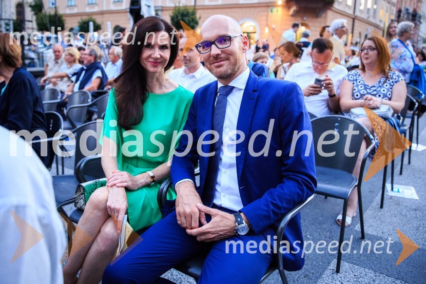dr. dent. med. Branka Vran Benkovič, zobozdravnica;  Urban  Korenjak, direktor trženja EuroplakatGala koncert Poletna noč 2018