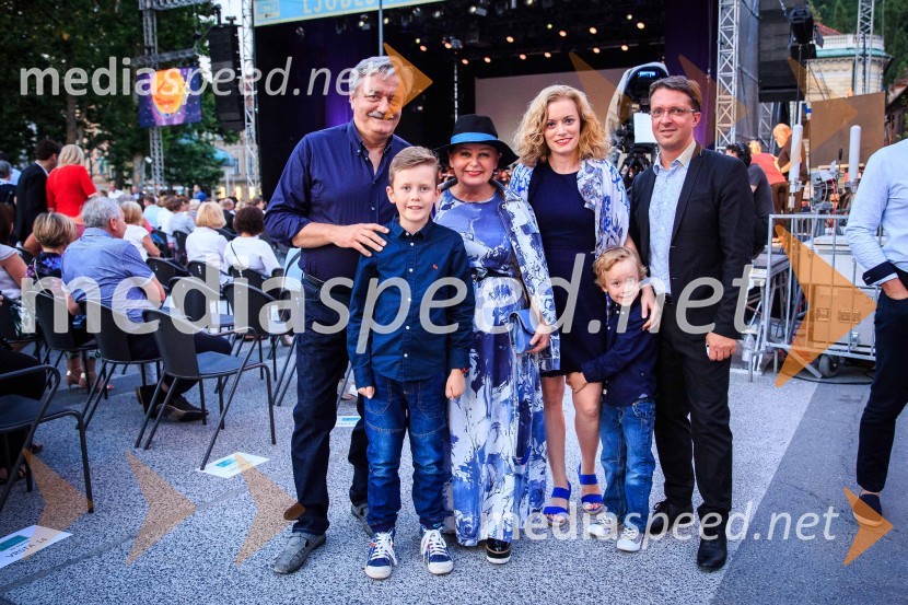  ... ;  ... ;  Zdenka  Kahne, lastnica kozmetike Kahne, ambasadorka znanja;  ... ;  ... ;  Andrej Hofer, TV voditeljGala koncert Poletna noč 2018
