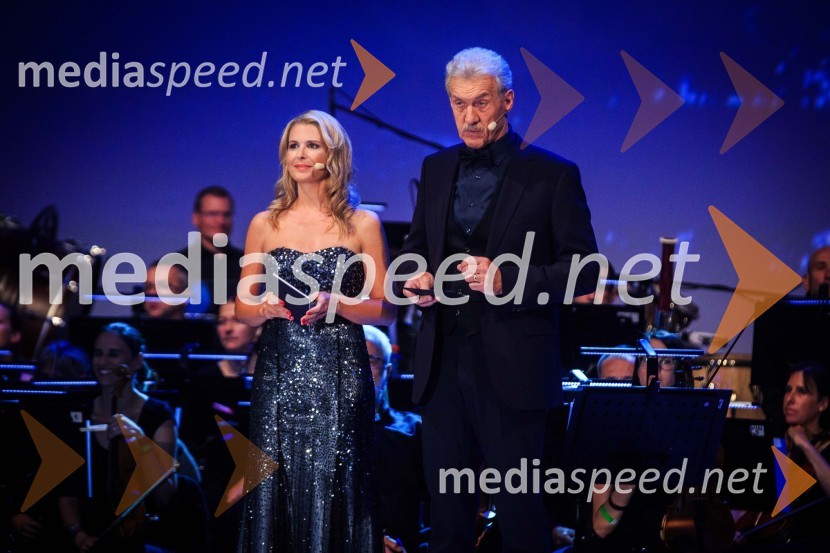 Bernarda Žarn, voditeljica;  Slavko Bobovnik, novinar in TV voditeljGala koncert Poletna noč 2018