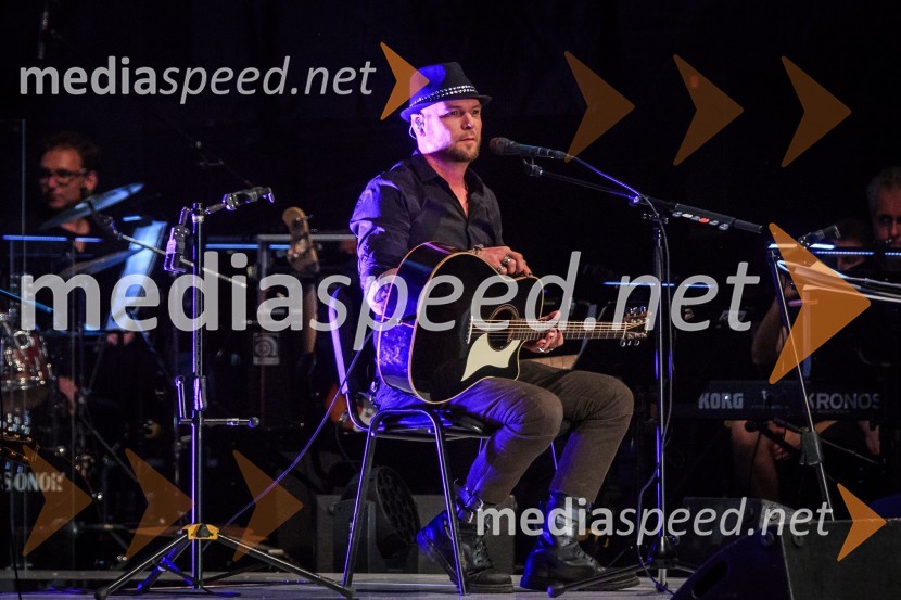  Tomi Meglič, glasbenik, pevec skupine SiddhartaGala koncert Poletna noč 2018