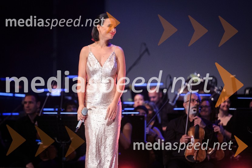  Nina Strnad, pevkaGala koncert Poletna noč 2018