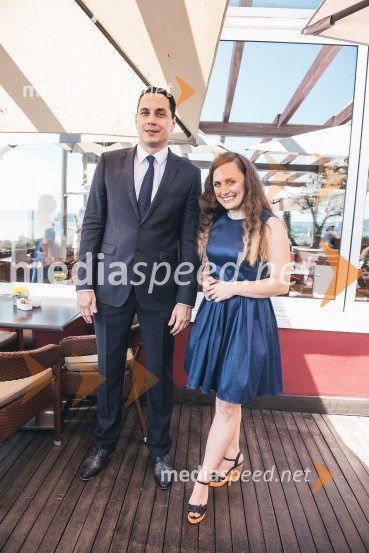  Marko Ninčević, generalni direktor podjetja Lisca;  Barbara Pungerčič Puntar, vodja marketinga v podjetju LiscaLisca predstavila kolekcijo pomlad - poletje 2019