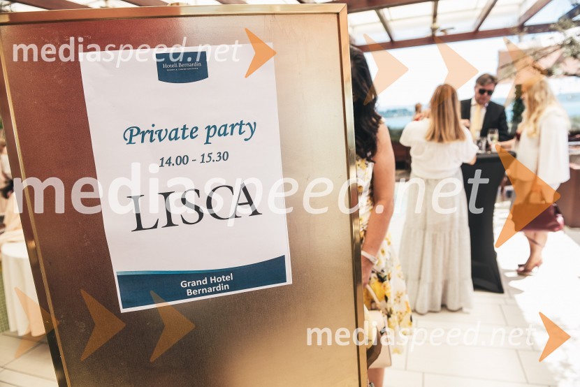 Lisca predstavila kolekcijo pomlad - poletje 2019Lisca predstavila kolekcijo pomlad - poletje 2019
