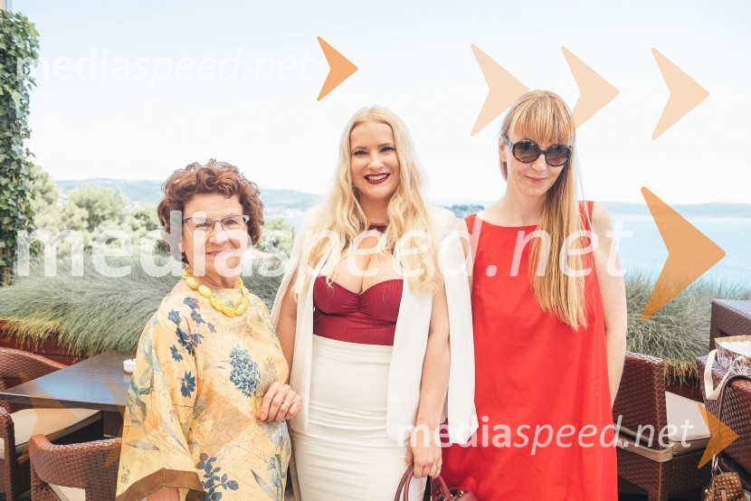  Silvija Mozetič, častna članica modne zbornice;  Danica Lovenjak, novinarka;  Petra Windschnurer, urednica mode in lepote, ElleLisca predstavila kolekcijo pomlad - poletje 2019