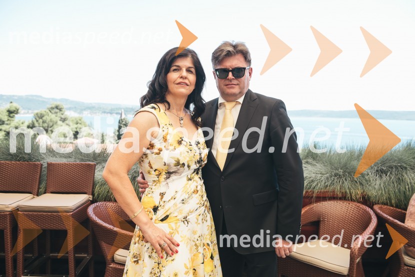  Vesna Južna, lastnica podjetja Lisca;  Dari Južna,  lastnik podjetja LiscaLisca predstavila kolekcijo pomlad - poletje 2019