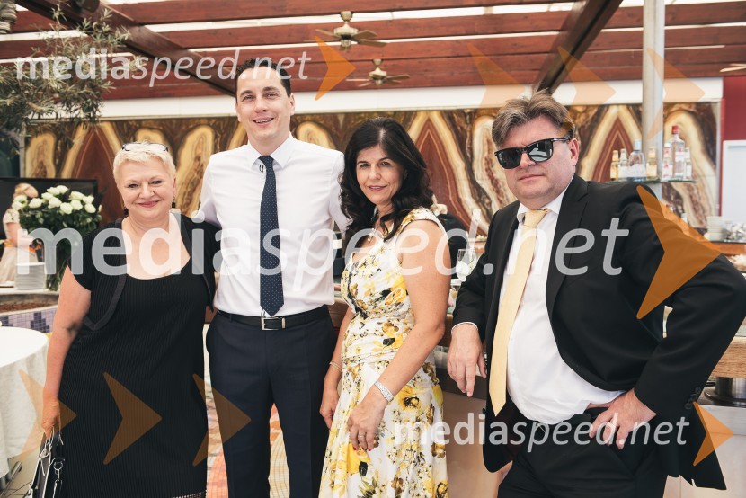  Meri Kelemina, Lisca;  Marko Ninčević, generalni direktor podjetja Lisca;  Vesna Južna, lastnica podjetja Lisca;  Dari Južna,  lastnik podjetja LiscaLisca predstavila kolekcijo pomlad - poletje 2019