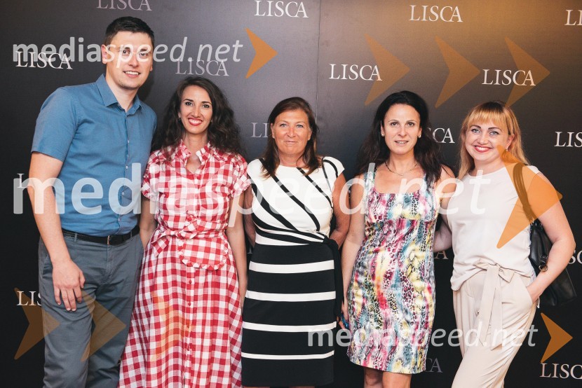  Jernej Darovec, Lisca;  ... ;  ... ;  ... ;  ... Lisca predstavila kolekcijo pomlad - poletje 2019