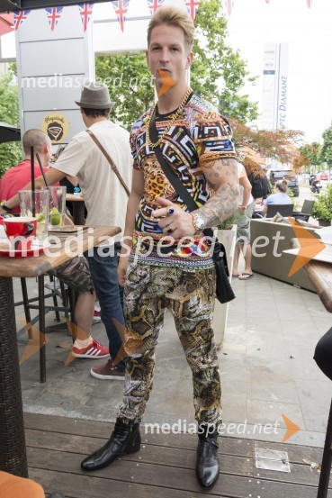  Igor Mikić, fitnes trenes, voditeljPodelitev glasbenih nagrad založbe Menart