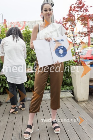  Gaja Prestor, pevkaPodelitev glasbenih nagrad založbe Menart