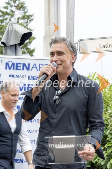  Jan Plestenjak, pevecPodelitev glasbenih nagrad založbe Menart