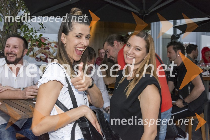  Alenka Husić, pevka;  ... Podelitev glasbenih nagrad založbe Menart