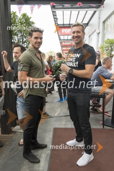  ... ;  Werner Brozović, pevecPodelitev glasbenih nagrad založbe Menart