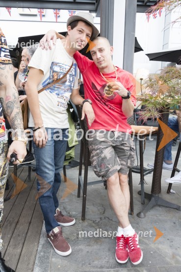  Damjan Jović, glasbeni producent;  Boštjan  Nipič - Nipke, raperPodelitev glasbenih nagrad založbe Menart