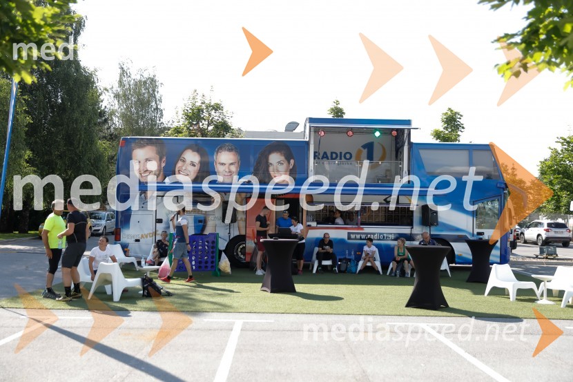 Od vzhoda do vzhoda, pohod v Ribnici na Dolenjskem; v družbi ekipe Radia 1Od vzhoda do vzhoda, pohod v Ribnici na Dolenjskem