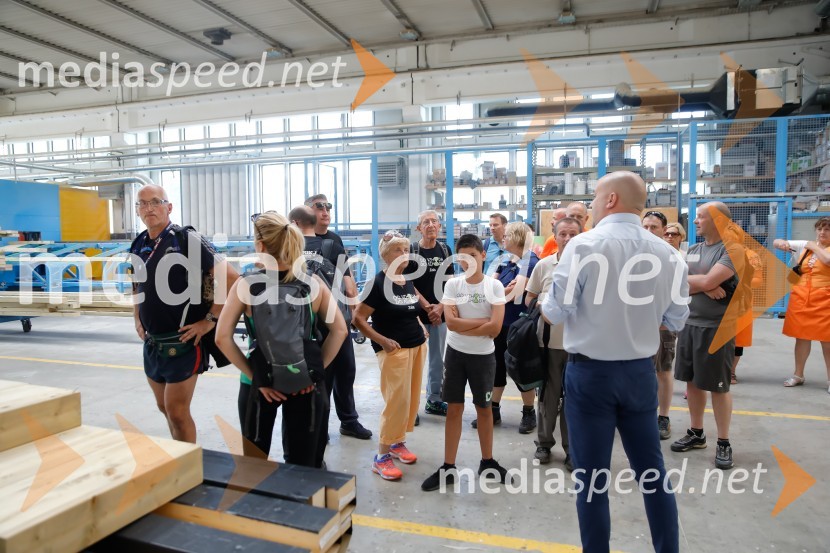 Od vzhoda do vzhoda, pohod v Ribnici na DolenjskemOd vzhoda do vzhoda, pohod v Ribnici na Dolenjskem