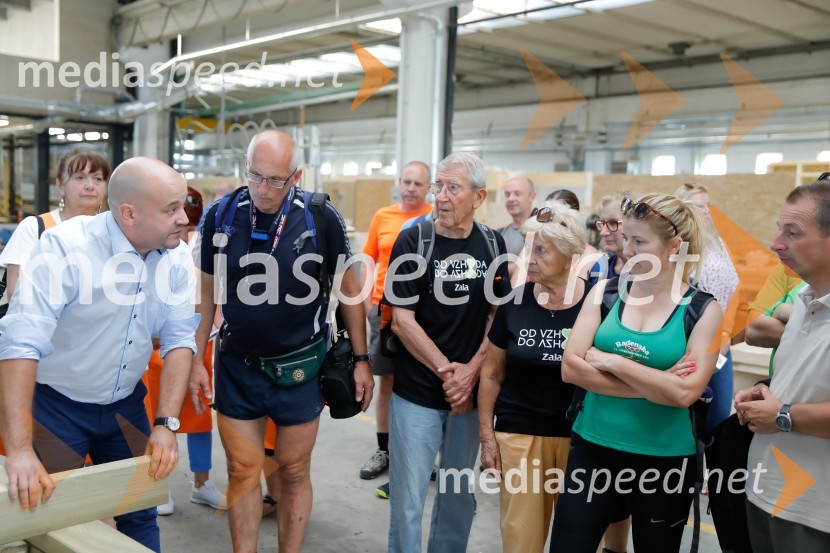 Od vzhoda do vzhoda, pohod v Ribnici na Dolenjskem