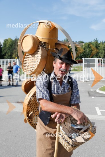 Od vzhoda do vzhoda, pohod v Ribnici na Dolenjskem