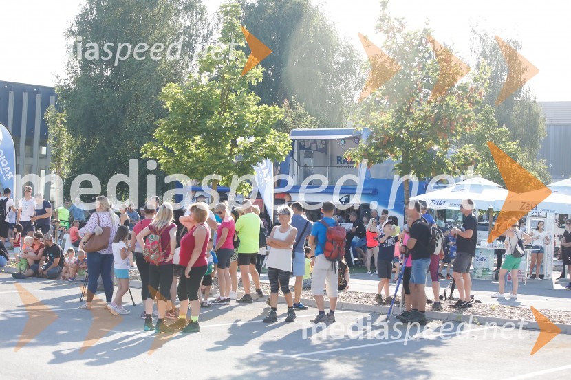 Od vzhoda do vzhoda, pohod v Ribnici na DolenjskemOd vzhoda do vzhoda, pohod v Ribnici na Dolenjskem