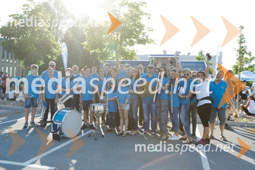 Ribniški pihalni orkesterOd vzhoda do vzhoda, pohod v Ribnici na Dolenjskem