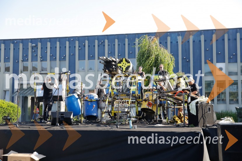 Zasedba StrojmachineOd vzhoda do vzhoda, pohod v Ribnici na Dolenjskem