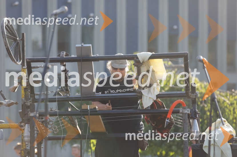 Od vzhoda do vzhoda, pohod v Ribnici na Dolenjskem