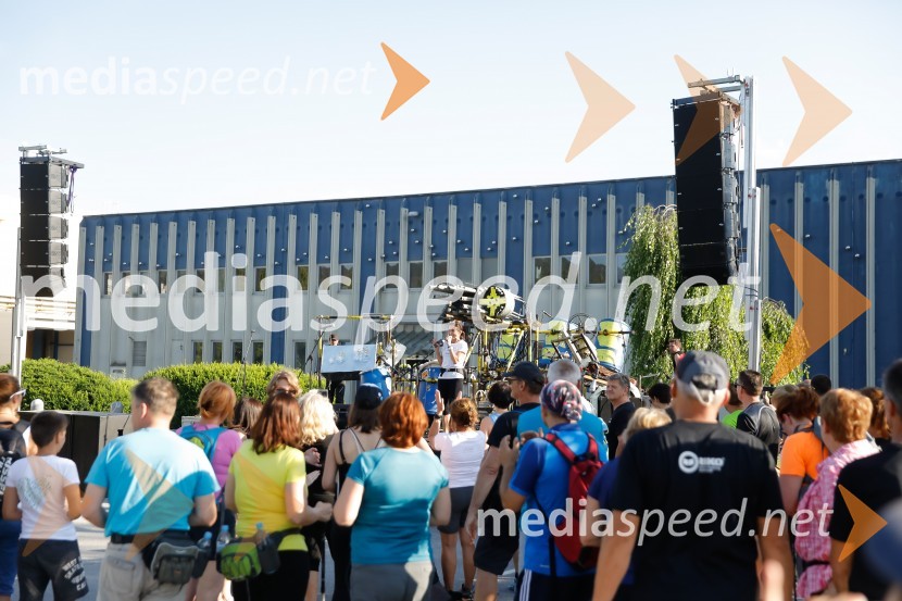 Od vzhoda do vzhoda, pohod v Ribnici na DolenjskemOd vzhoda do vzhoda, pohod v Ribnici na Dolenjskem