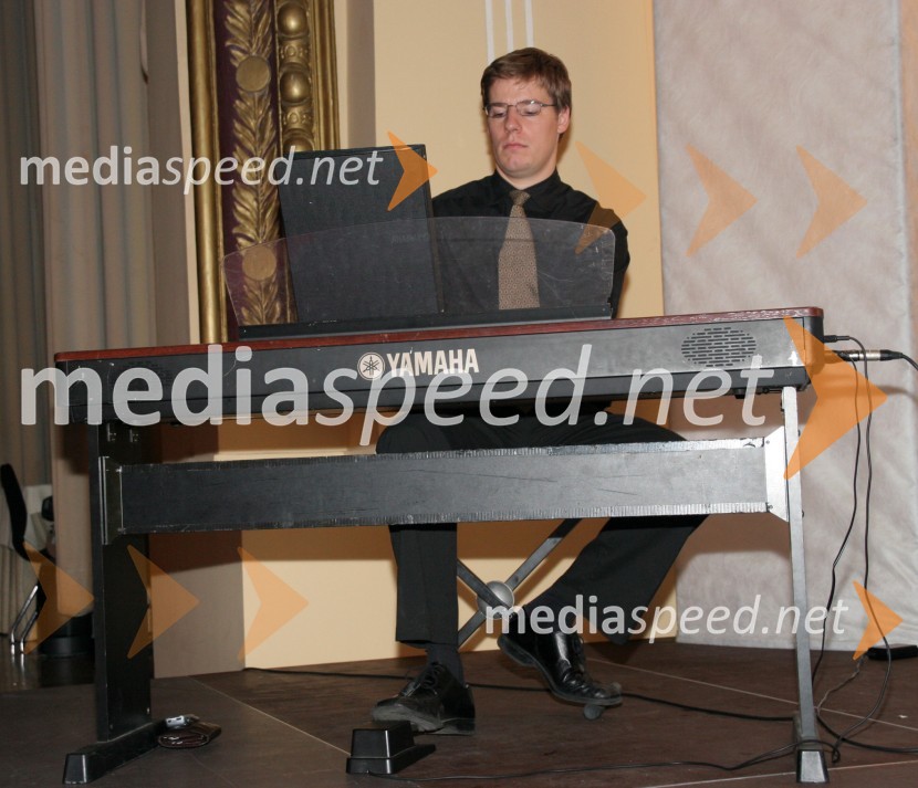 Pianist Jaka Pucihar10.obletnica Amway Slovenija