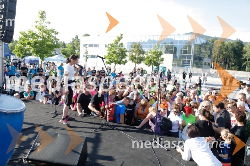 Od vzhoda do vzhoda, pohod v Ribnici na DolenjskemOd vzhoda do vzhoda, pohod v Ribnici na Dolenjskem