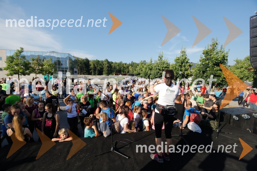 Od vzhoda do vzhoda, pohod v Ribnici na DolenjskemOd vzhoda do vzhoda, pohod v Ribnici na Dolenjskem