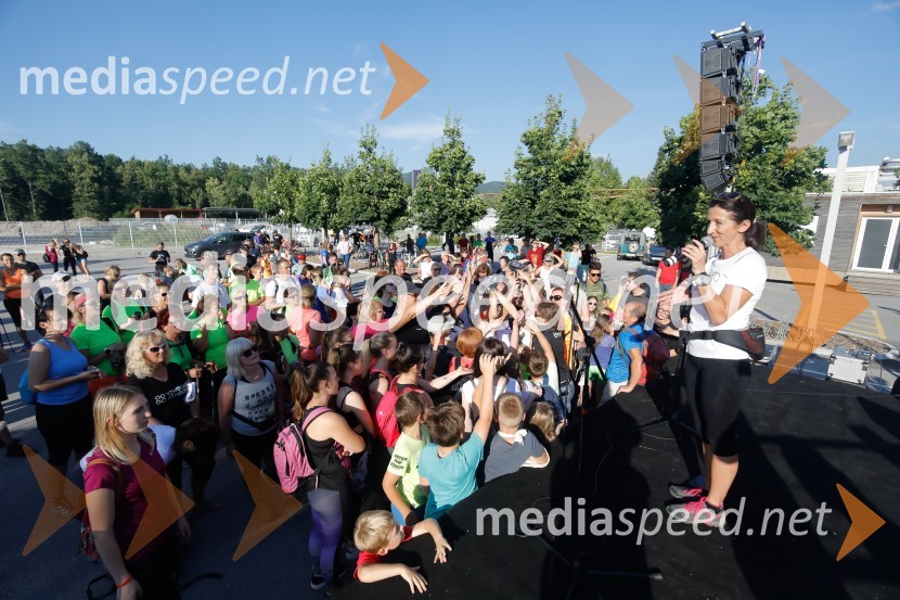 Od vzhoda do vzhoda, pohod v Ribnici na DolenjskemOd vzhoda do vzhoda, pohod v Ribnici na Dolenjskem