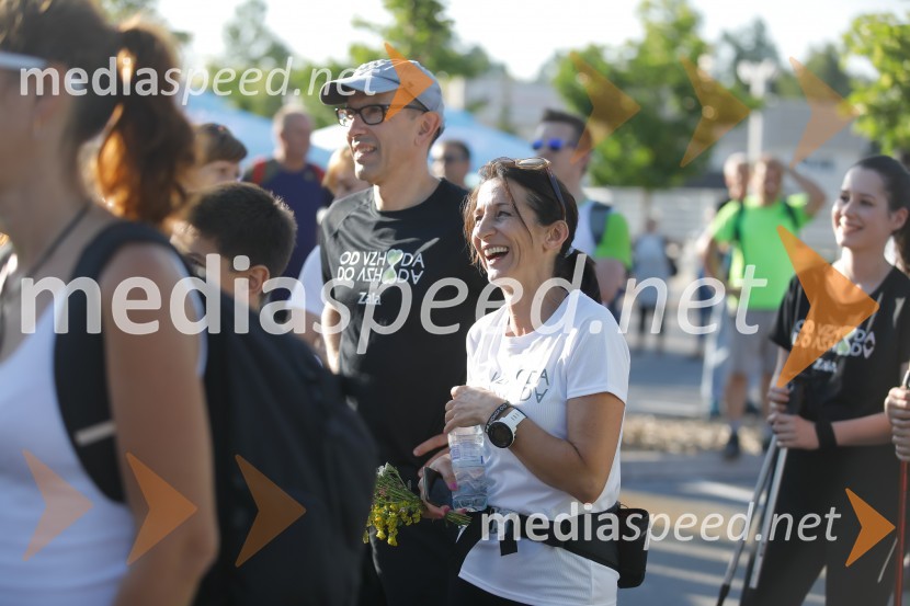  Dean Mikolič, direktor P&S CAPITAL d.o.o.;  Betka Šuhel Mikolič, mentorica nastopanja v javnosti, radijska in televizijska voditeljica, podjetje BPROd vzhoda do vzhoda, pohod v Ribnici na Dolenjskem