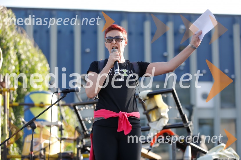  Lucija Ćirović, stand up komičarkaOd vzhoda do vzhoda, pohod v Ribnici na Dolenjskem