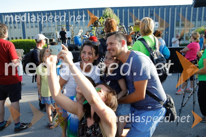  Betka Šuhel Mikolič, mentorica nastopanja v javnosti, radijska in televizijska voditeljica, podjetje BPR;  ... ;  ... Od vzhoda do vzhoda, pohod v Ribnici na Dolenjskem