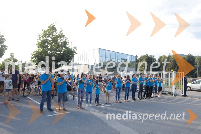 Ribniški pihalni orkesterOd vzhoda do vzhoda, pohod v Ribnici na Dolenjskem