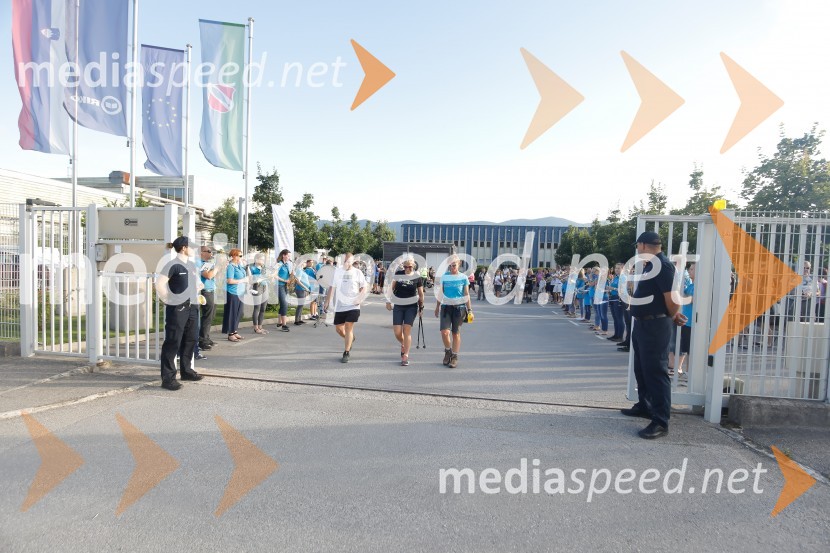 Od vzhoda do vzhoda, pohod v Ribnici na DolenjskemOd vzhoda do vzhoda, pohod v Ribnici na Dolenjskem