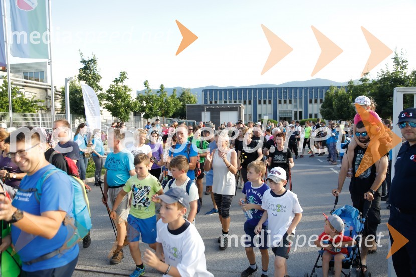 Od vzhoda do vzhoda, pohod v Ribnici na DolenjskemOd vzhoda do vzhoda, pohod v Ribnici na Dolenjskem