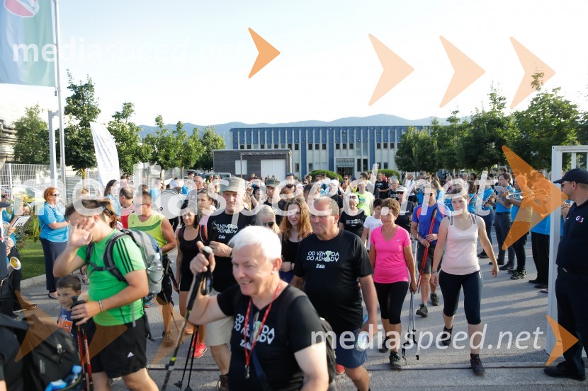 Od vzhoda do vzhoda, pohod v Ribnici na DolenjskemOd vzhoda do vzhoda, pohod v Ribnici na Dolenjskem