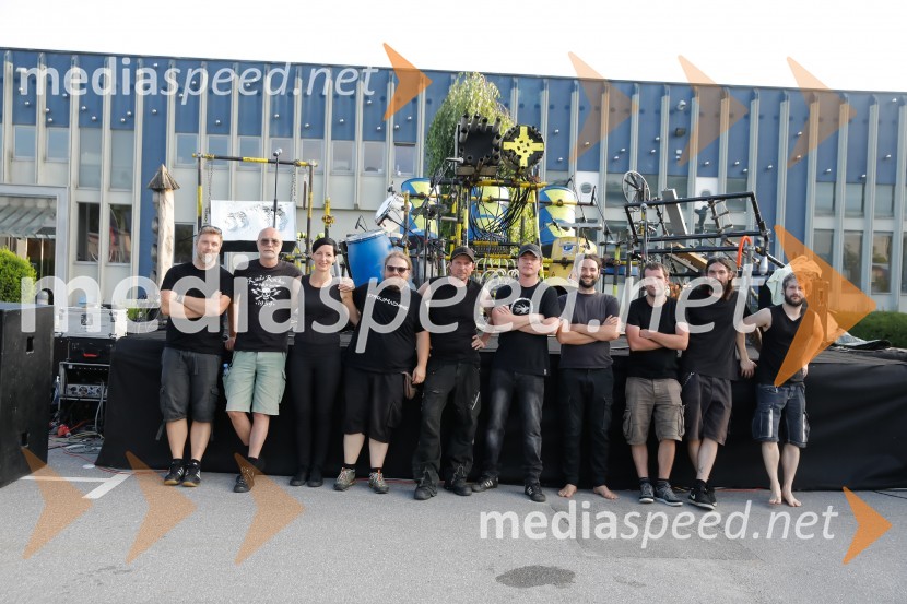 Zasedba StrojmachineOd vzhoda do vzhoda, pohod v Ribnici na Dolenjskem