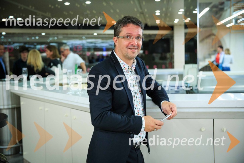 Muzikal Briljantina, premiera