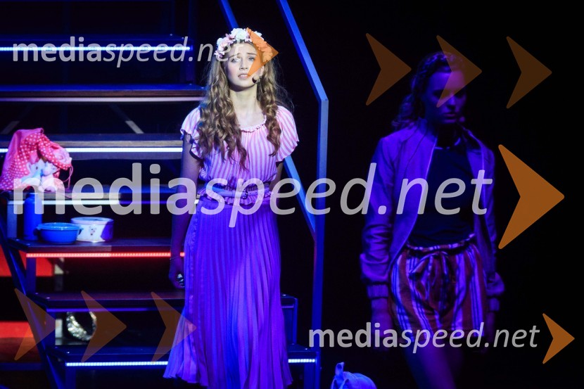  Saša Lešnjek, pevka, igralkaMuzikal Briljantina, premiera