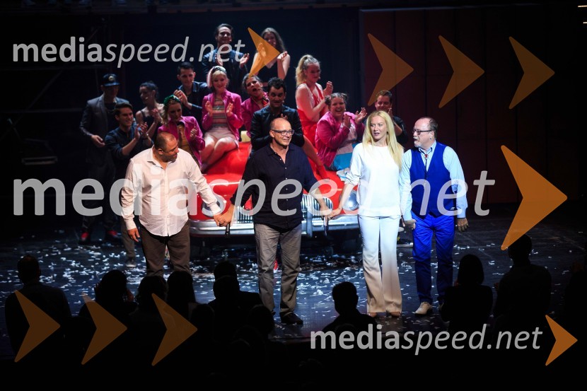  Jug Radivojević, režiser;  Jurij Franko, direktor, Prospot, d. o. o.;  Milica Cerović, koreografinja;  Tomaž Domicelj, glasbenikMuzikal Briljantina, premiera