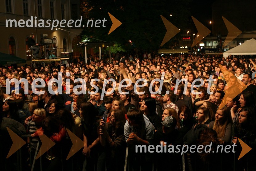 ObiskovalciCircom open air koncert