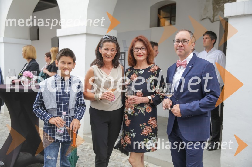  Aleksander Mikolič;  Betka Šuhel Mikolič, mentorica nastopanja v javnosti, radijska in televizijska voditeljica, podjetje BPR;  Alenka Košorok Humar, odvetnica, publicistka, predsednica Ljubljanskega območnega zbora OZS;  Blaž Košorok,  generalni direktor HSENespodobni odvetnik, predstavitev biografije Petra Čeferina