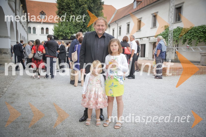  Darko  Brlek, direktor in umetniški vodja, Festival LjubljanaNespodobni odvetnik, predstavitev biografije Petra Čeferina